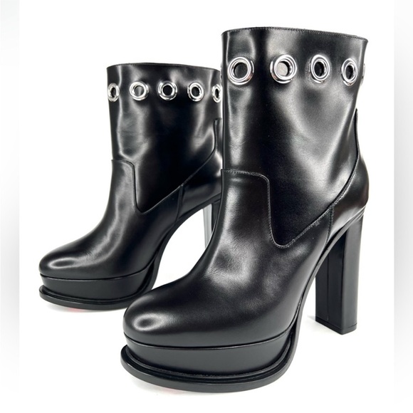 Alexander McQueen Eyelet Detailed Black Leather Platform Heel Boots Size EU 38.5 - Picture 2 of 11